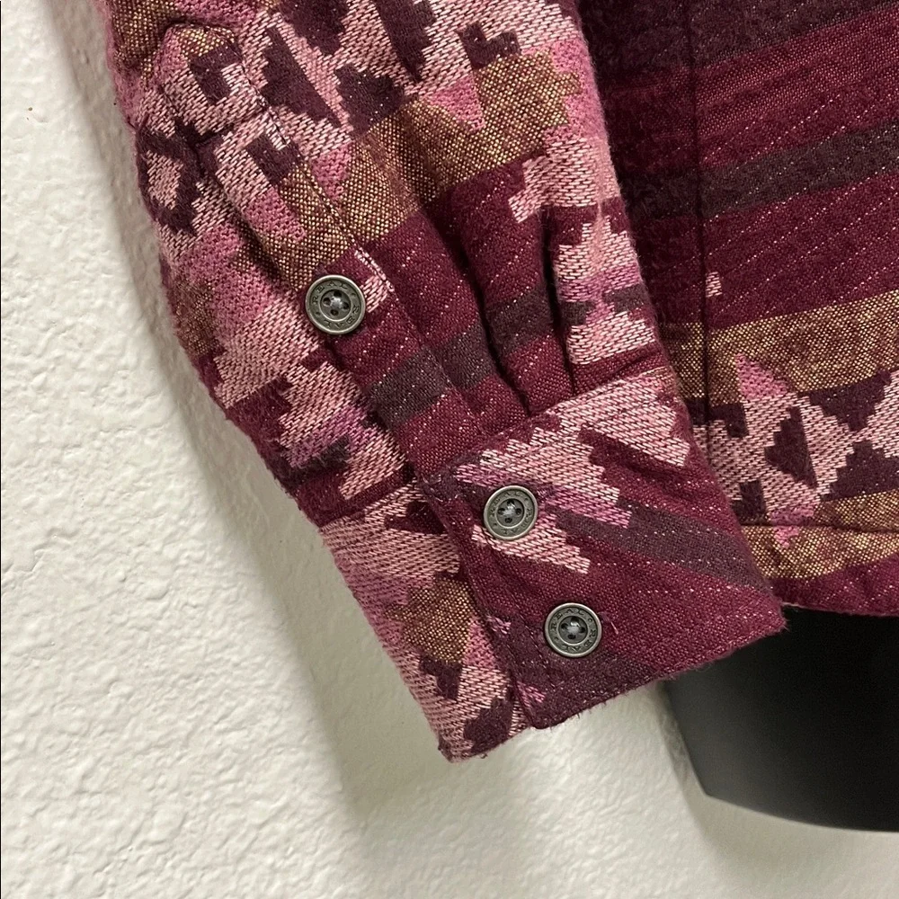 Women’s purple and pink ARIAT REAL Aztec print shacket size medium - Picture 3 of 6